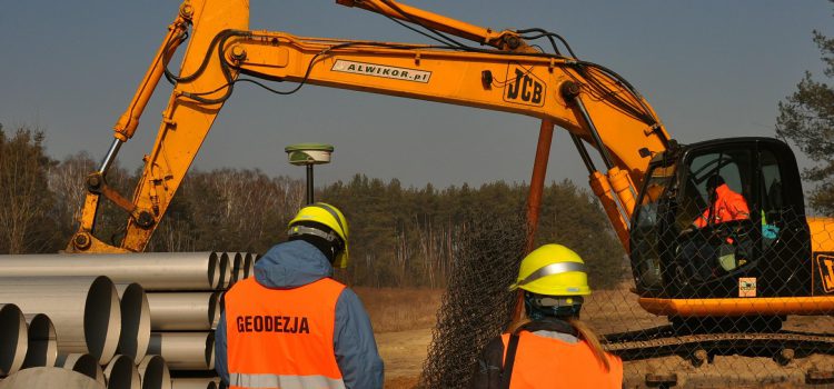 Jakie usługi świadczą biegli geodeci budowlani?